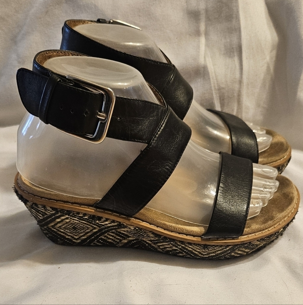 Vionic Cancun Supportive Wedge Wmns Sz 37/6.5 Black Ankle Buckle Strap Sandals